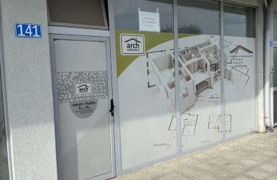 Ofrohet lokal per shitje