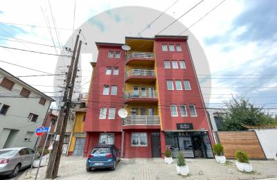 Banesë me 3 dhoma gjumi në shitje në lagjen Vëllusha