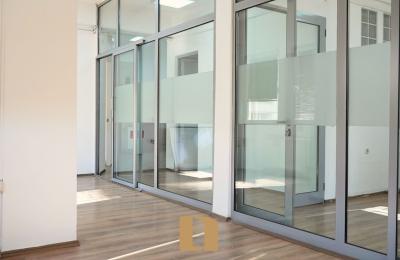 Zyra Me Qera Në Qendër Të Prishtinës!