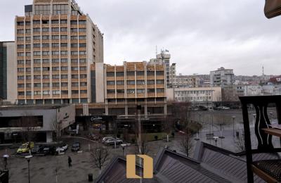Zyre 90M2 Me Qera Në Sheshin “Zahir Pajaziti”- Prishtinë