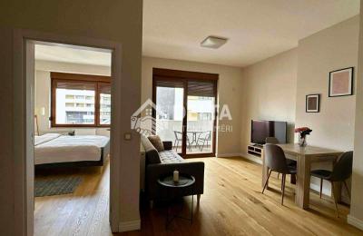 Banesë në shitje në Lakrishtë