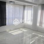 Ofrohet Banesa / zyre me qira në Rr. Muharrem Fejza