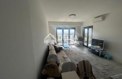 Zyre me qira në lagjen Lakrisht