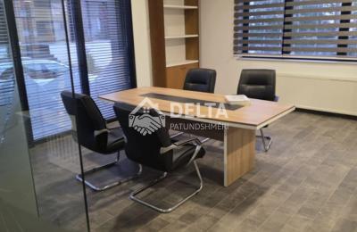 Lokal me qira në rr.Muharrem Fejza