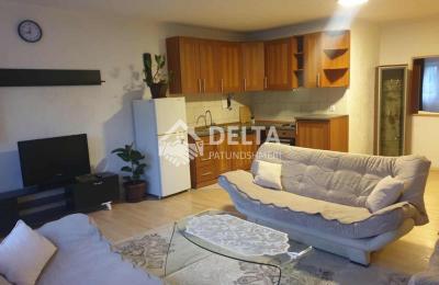 Banesë me qira në Hyrje të Ĺagjes Arbëri