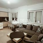 Ofrohet me qira Banesa ne Mati 1