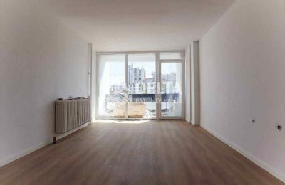 Banesë në shitje në lagjen Dardani