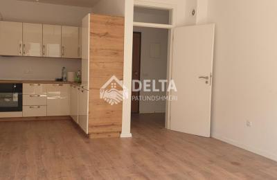 Zyrë me qira në rrugën C