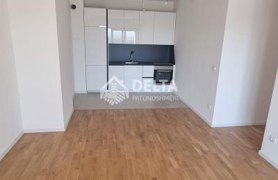 Banesë në shitje në Lakrishtë