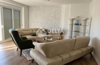 Penthouse në shitje në Mati 1