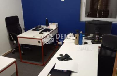 Zyrë me qira në Pejton