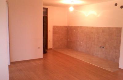 Shitet banesa 3 dhomshe 95m2 kati 4 Arberi