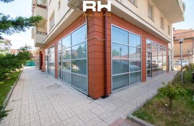 Lokali 90m² me QIRA në objektin e “Nartel Exin”, në Emshir.