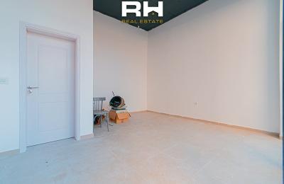 Lokal 25m² me QIRA në Emshir