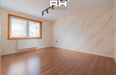 Banesë – Zyre 40m² me QIRA në Ulpianë