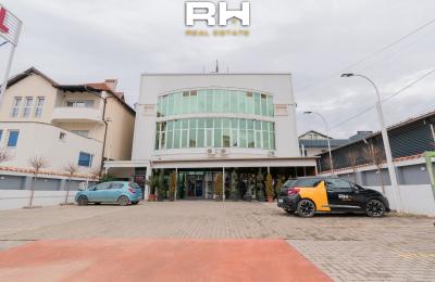 Objekt 1100m² me QIRA në Kodra e Trimave