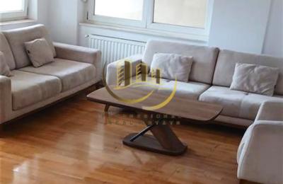 Banesë me qira në Tophane