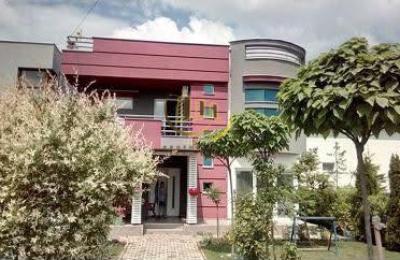 Shtëpi me qira në Veternik