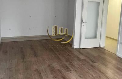 Zyre me qira në Rrugën B