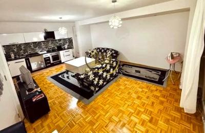 Banesa me qira në Lagjen e Spitalit