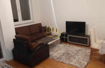 Banesa me qira në Rrugën C