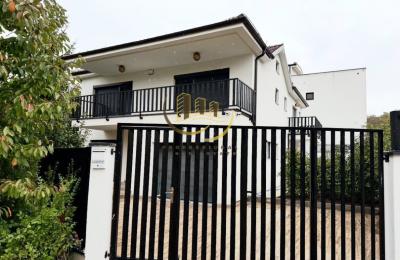 Shtëpi me qira në Sofali