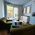 Kat shtëpie me qira në Pejton