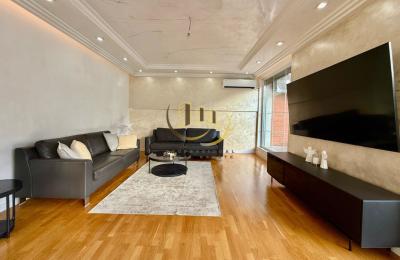 Penthouse me qira në Rrugën B