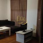 Banesa me qira në Bregun e Diellit