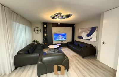 Shitet E Mobiluar – Banesë Ekskluzive 3-Dhomëshe Në Rrugën B | Lagja Standard