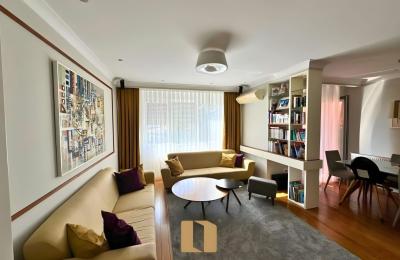 Banesë Në Shitje – Bregu I Diellit Pranë Qendrës Tregtare