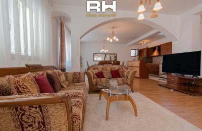 Kat shtëpie 180m² me QIRA te Qafa