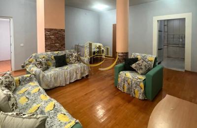 Banesë me qira në Bregun e Diellit