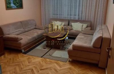 Banesa me qira në Bregun e Diellit