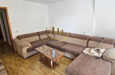 Banesa me qira në Aktash