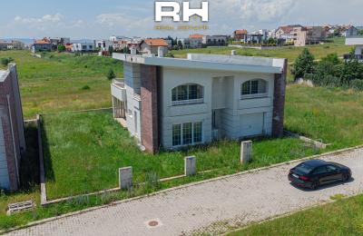 Shtëpi 420m² në SHITJE në Veternik