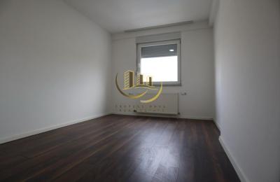 Banesë Zyre me qira në Kalabri-Emshir