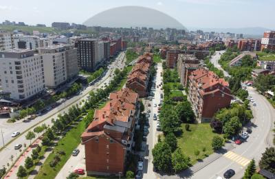 Banesë me 3 dhoma gjumi me qira në lagjen Bregu i Diellit