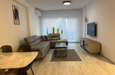 Banesa me qira në Tophane