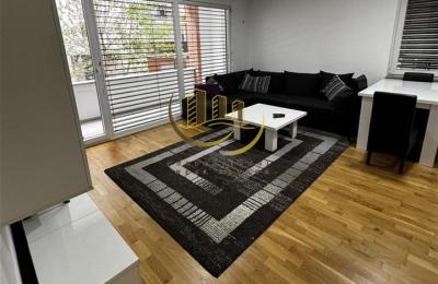 Banesa me qira në Rrugën B