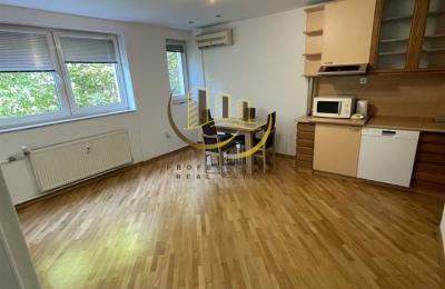 Zyre me qira në Ulpianë