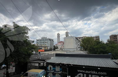 Banesë/Zyrë me Qira në Ulpianë