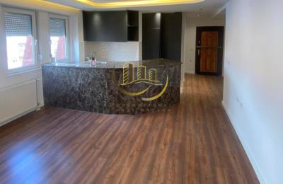 Zyre me qira në Qendër