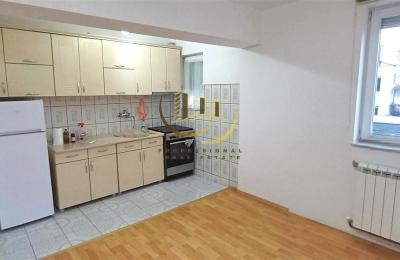 Banesë Zyre me qira në Ulpianë