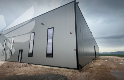 Jepet me Qira Depo Moderne në Qakllavicë – 1600 m² | Mundësi Ndarjeje