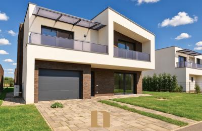 Ofrohet Me Qera Shtëpi Moderne Në Lagjen Priam Village