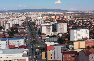 Dy Banesa Nëshitje Në Afërsi Të Shtëpisë Së Shëndetit – Fushe Kosovë