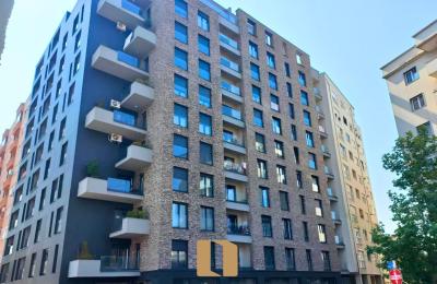 Banesë Ose Zyrë Me Qira Në Tophanë – 84 M²