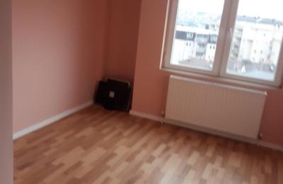 Ipet me qira banesa 3 dhomëshe 90m2 kati 7 në lagjen Dodona