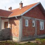 Shitet Shtëpia e re një katëshe me sip. prej 65m2 dhe 30 arë truall në Fushë Kosovë